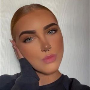 Meet your Posher, Adele